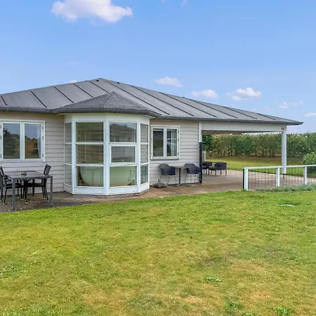 4 Bedroom Cozy In * Stubbekøbing