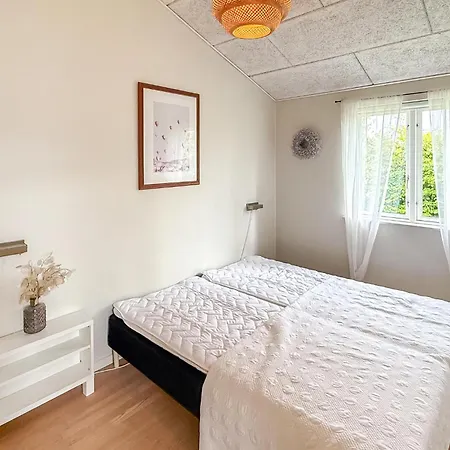 4 Bedroom Cozy In Сasa de vacaciones