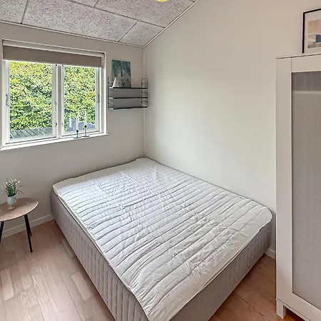Сasa de vacaciones 4 Bedroom Cozy In *