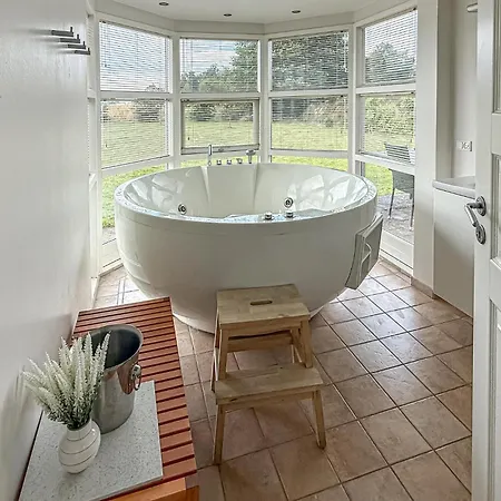 Сasa de vacaciones 4 Bedroom Cozy In Stubbekøbing